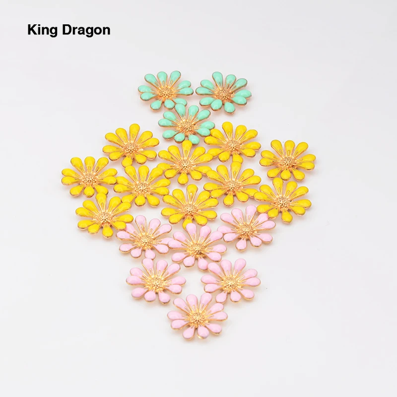 Украшение King Dragon Daisy со стразами используется для украшения волос бантом в центре