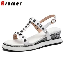 Женские босоножки на танкетке ASUMER из натуральной кожи с