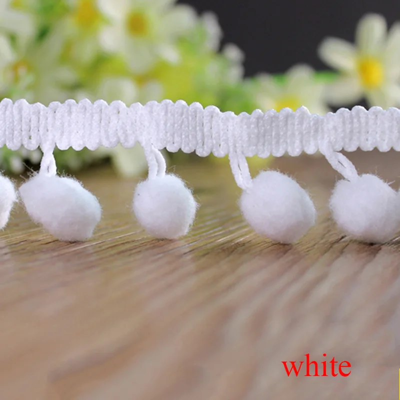 white 20 ярдов DIY аксессуары цветной помпон маленький шар хлопок богемный отделка с кисточками бахрома для шитья одежды шторы украшения - Цвет: white