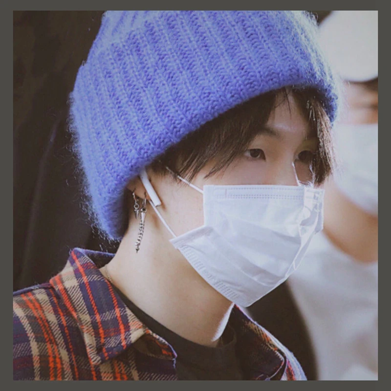ZS 1 шт. Kpop серьги SUGA мужские Kpop аксессуары корейские Stlye висячие серьги длинное перо-кисточка висячие серьги модные ювелирные изделия