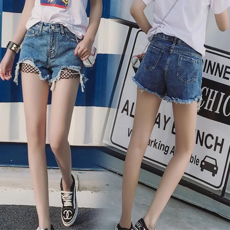 Женские джинсовые шорты на пуговицах синие с карманами и высокой талией летние