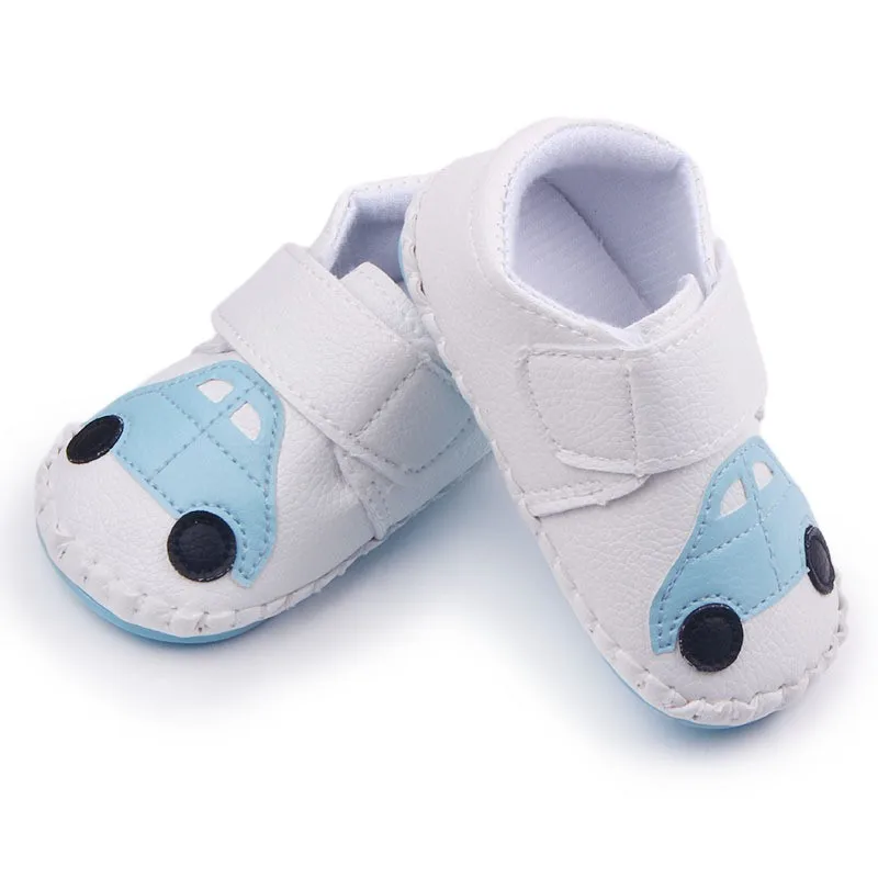 Новинка милая Уличная обувь из искусственной кожи с мультяшным автомобилем