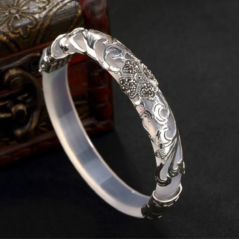 Браслет женский из серебра 925 пробы с зеленым белым опалом марказитами диаметр 100%