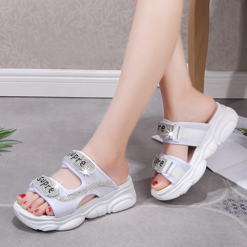 Черные женские босоножки на платформе 2019 г. летние танкетке Босоножки с открытым