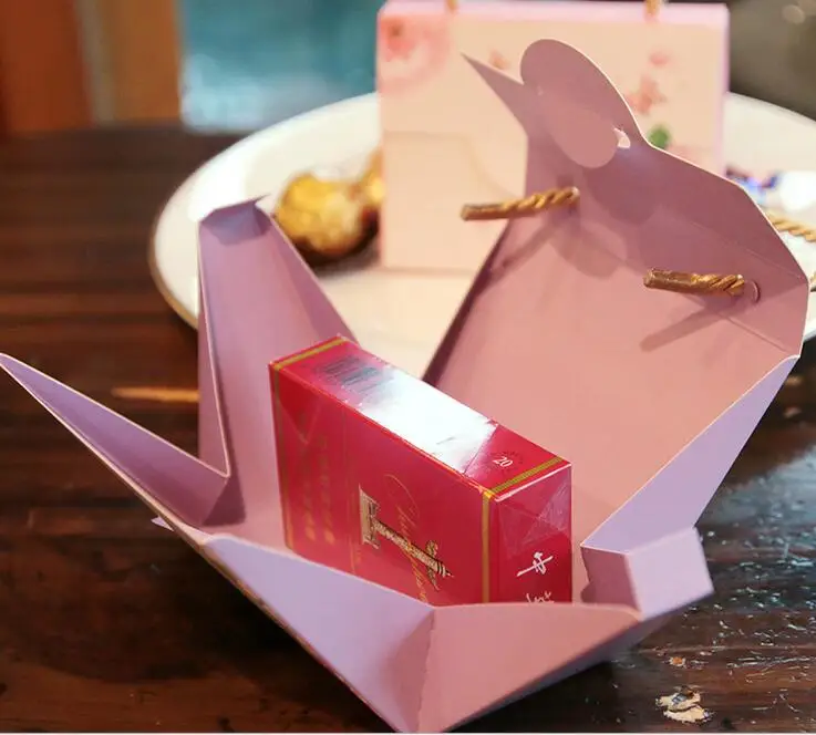 

Free shipping High-quality Butterfly Flower Candy Boxes Wedding favors Portable Gift Box Party Favor Decoration 100pcs/lot