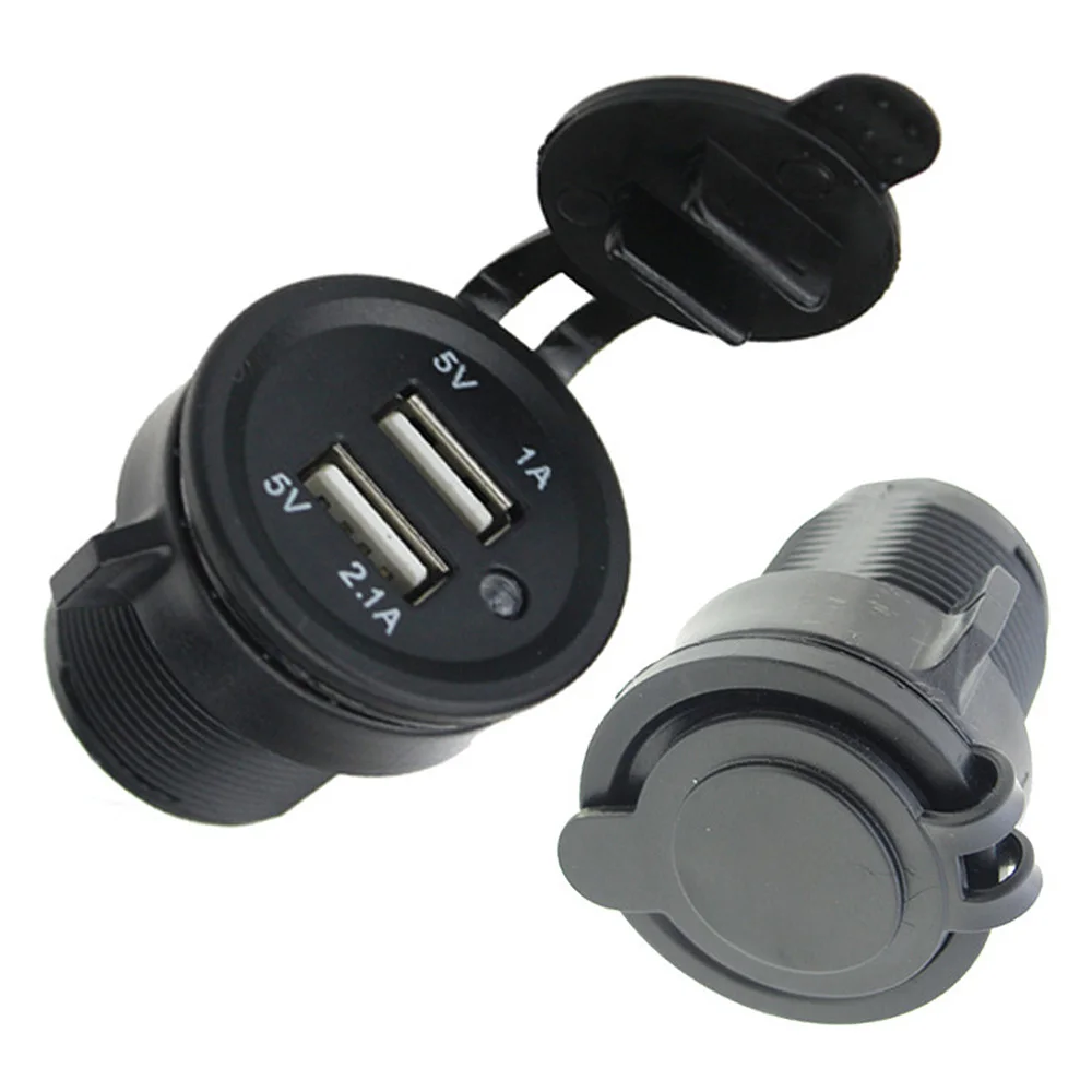 Автомобильное зарядное устройство с двумя USB-портами 2 а для телефона