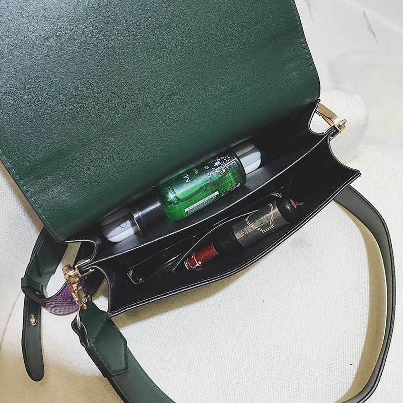 Новинка 2019 Маленькая женская сумка мессенджер со змеиным узором модная цветная