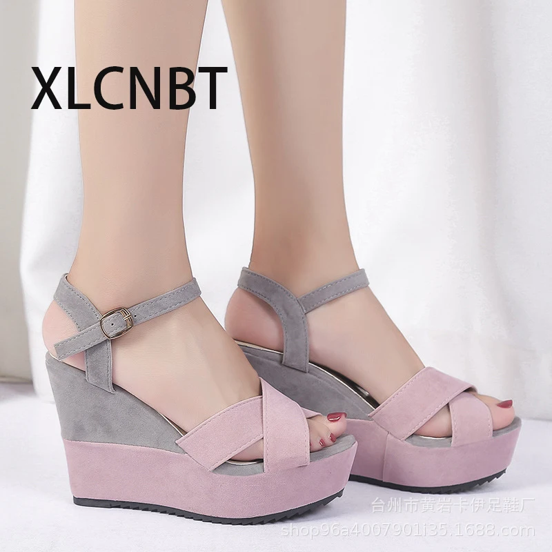 Разноцветные сандалии на очень высоком каблуке Водонепроницаемая женская обувь