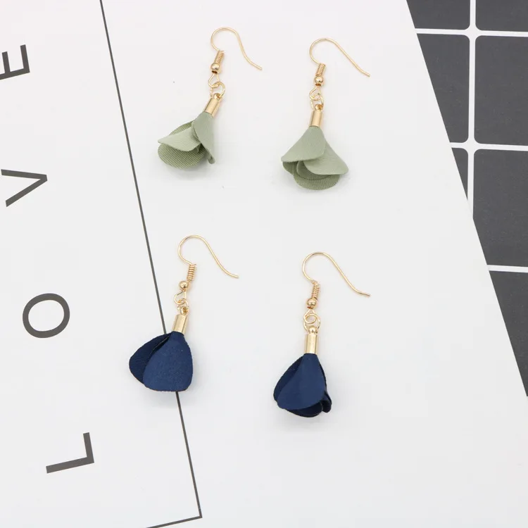 Хит минималистичные серьги с цветами и кисточками темпераментные элегантные