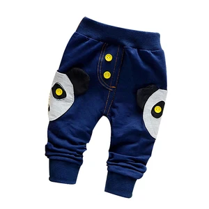 В 2016 году, новые весенне-осенние Хлопковые Штаны хорошего качества с мультяшными наклейками штаны для маленьких мальчиков и девочек От 0 до 2 лет детские шаровары
