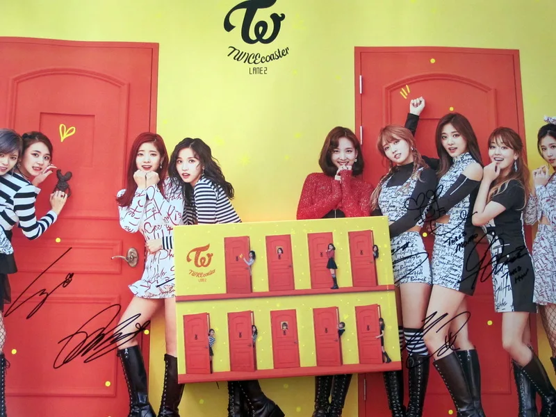 Два раза autographed Подпись 2017 альбом TWICEcoaster: полоса 2 CD + Фотокнига подписанный плакат