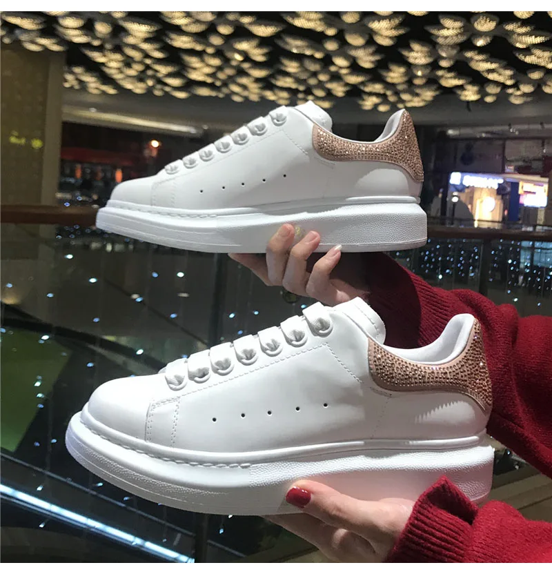 Sapatos femininos; женские кроссовки; стразы; обувь из воловьей кожи; Новинка года; кожаная повседневная обувь с подкладкой из овчины; спортивная мужская обувь