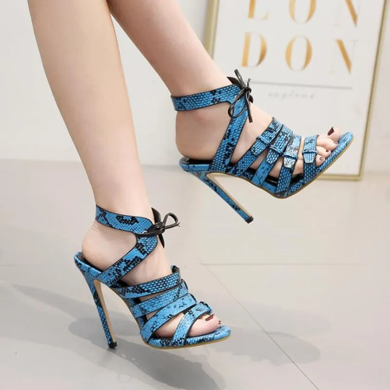 Новинка 2019 г. сандалии на высоком каблуке под змеиную кожу летние пикантные