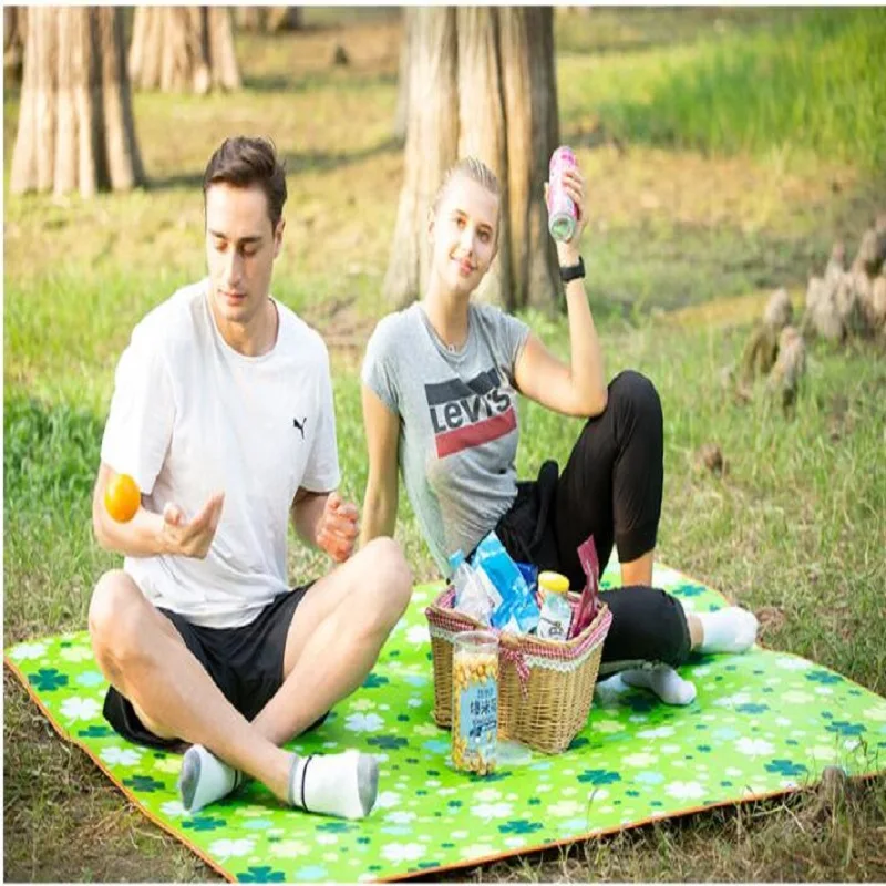 

New 130*150CM Picnic Anti-skip Carpets, Oxford Fabric Camping Outdoor Beach Tent Mat Waterproof Padded Lawn Carpet