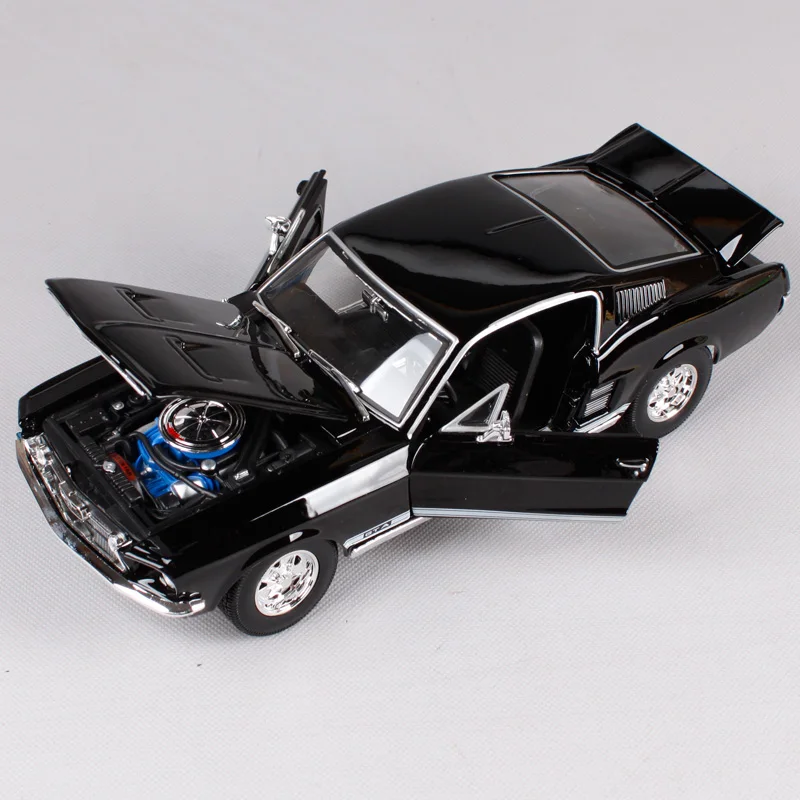 Модель автомобиля Maisto 1:18 1967 Ford Mustang GTA Fastback черный зеленый металлический литьевой автомобиль размером 260*100*75 мм в стиле роскошной винтажной моторной формы, артикул 31166.