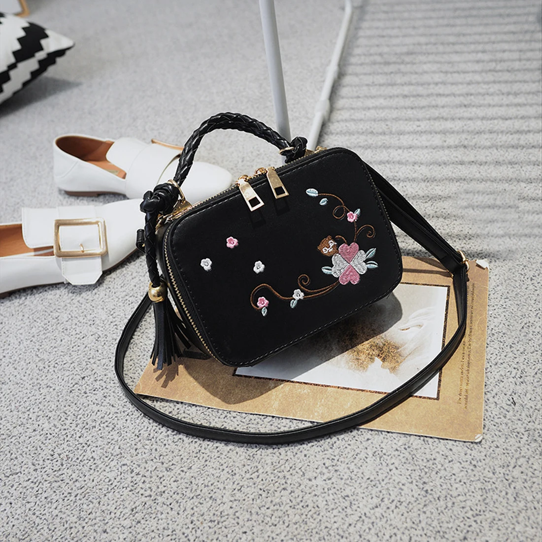 SFG дом летние белые Цветочный принт клапаном сумка Для женщин Сумка Элегантный