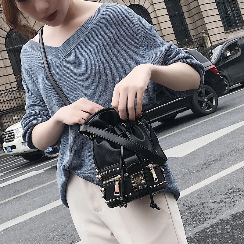 Small Bucket Lady Bag New Korean Fashion Retro Shoulder Metal Ins Super Hot Crossbody Drawstring Girl Handbag Brand Rivet