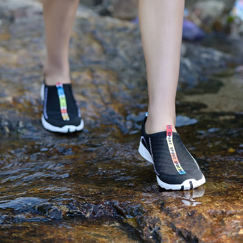 

MAISMODA 2019 Hot Sale Beach Shoes Quick-drying Men Women Sneakers Swimming Upstream Water Shoes Zapatillas Hombre YL535