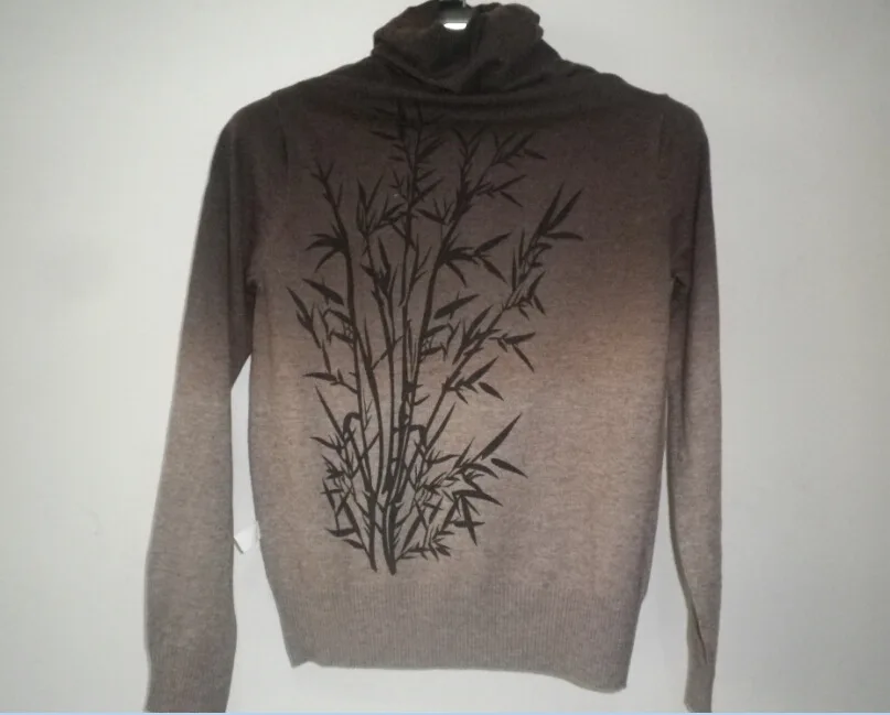 Женский кашемировый свитер с высоким воротником и принтом | Женская одежда