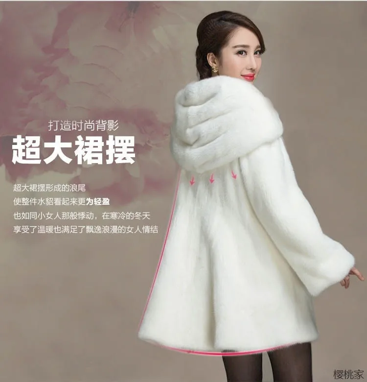 Женское пальто средней длины с капюшоном теплое из искусственного меха норки