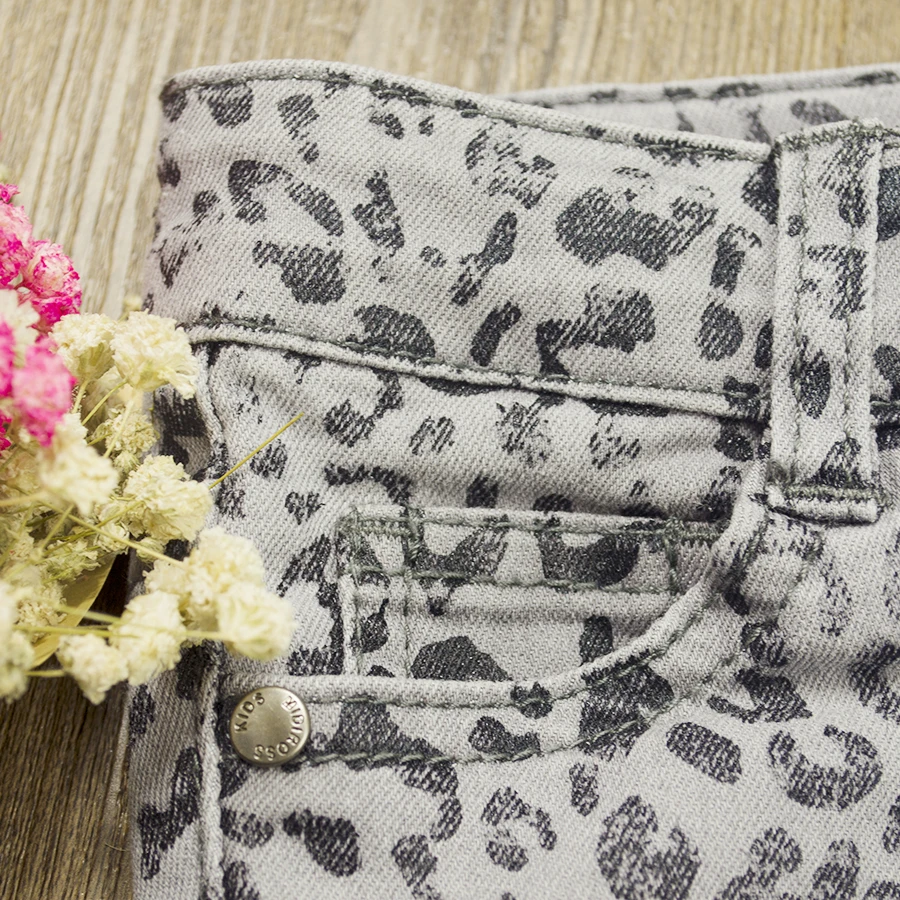 Комплект одинаковой одежды для семьи Джинсовые штаны с леопардовым принтом мамы