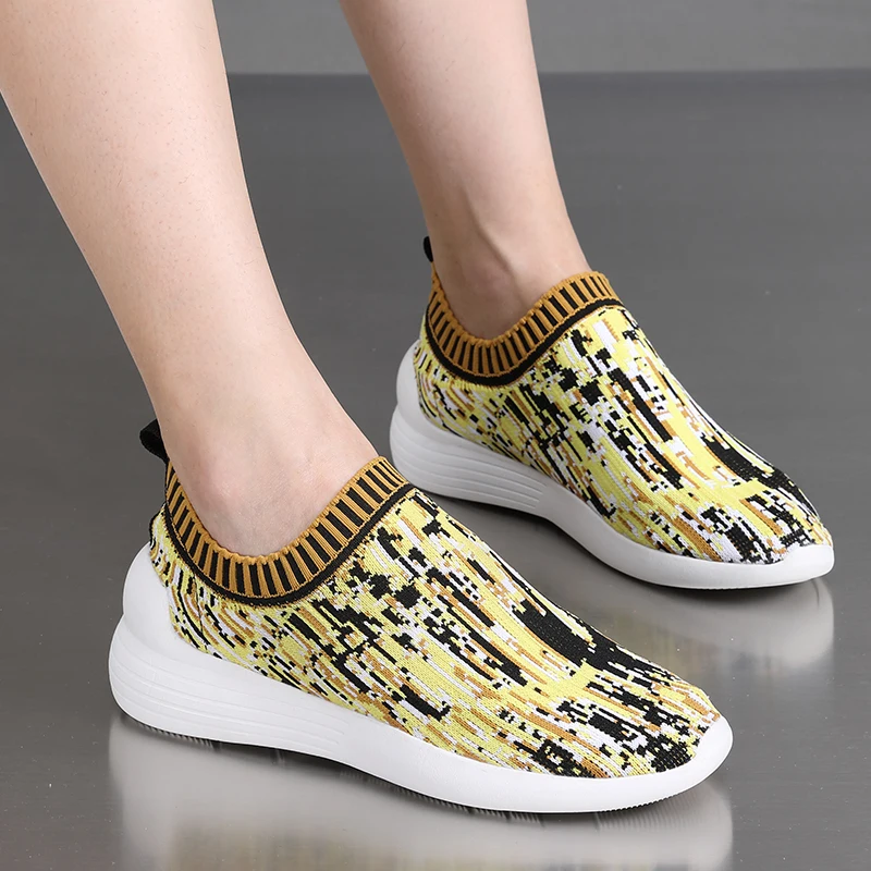 

Women Vulcanized Shoes Platform Sneakers New Trend Solid Elastic Socks Shoes Ladies Driving Light Footwear Designer Basket Femme