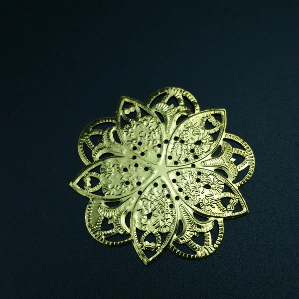 gold 46mm 20pcs 20 шт./лот, 58x42 мм, золотой цвет/античная бронза, металлические филигранные цветы, срез, амулеты, Базовая установка, DIY Ювелирные компоненты - Цвет: gold 46mm 20pcs