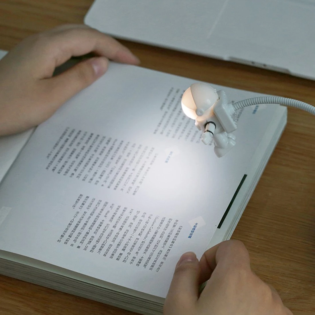 Cute Astronaut Style Computer USB Light Lamp Flexible Bulb for Laptop PC Reading Accessories Tablet | Компьютеры и офис