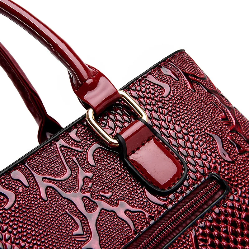 

2019 new women's snake pattern package two-piece mother single shoulder Messenger bag ladies horizontal square package