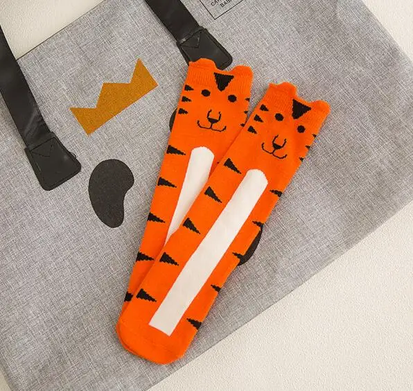 Yellow tiger Детские мягкие хлопковые носки для девочек и мальчиков, в полоску, с геометрическим рисунком, с героями мультфильмов, детские длинные носки, рождественский подарок, носки, теплые гетры - Цвет: Yellow tiger