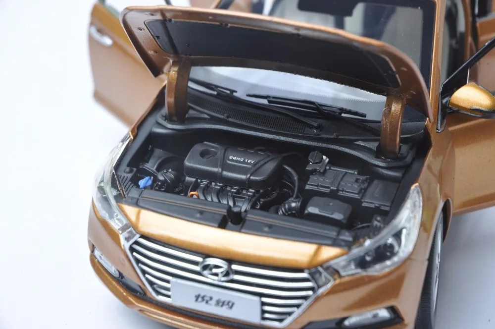 1:18 литая под давлением модель для hyundai Verna Solaris оранжевый сплав игрушечный автомобиль миниатюрная Коллекция подарков