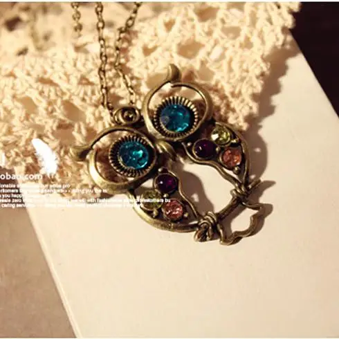 Ожерелье с подвеской имитацией драгоценного камня в стиле ретро | Украшения и
