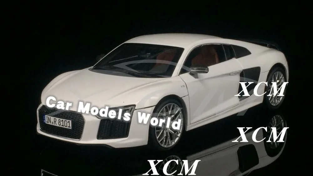 Литая модель автомобиля для R8 V10 Plus Coupe Sport 1:18 (DIY белый цвет) + маленький подарок! |