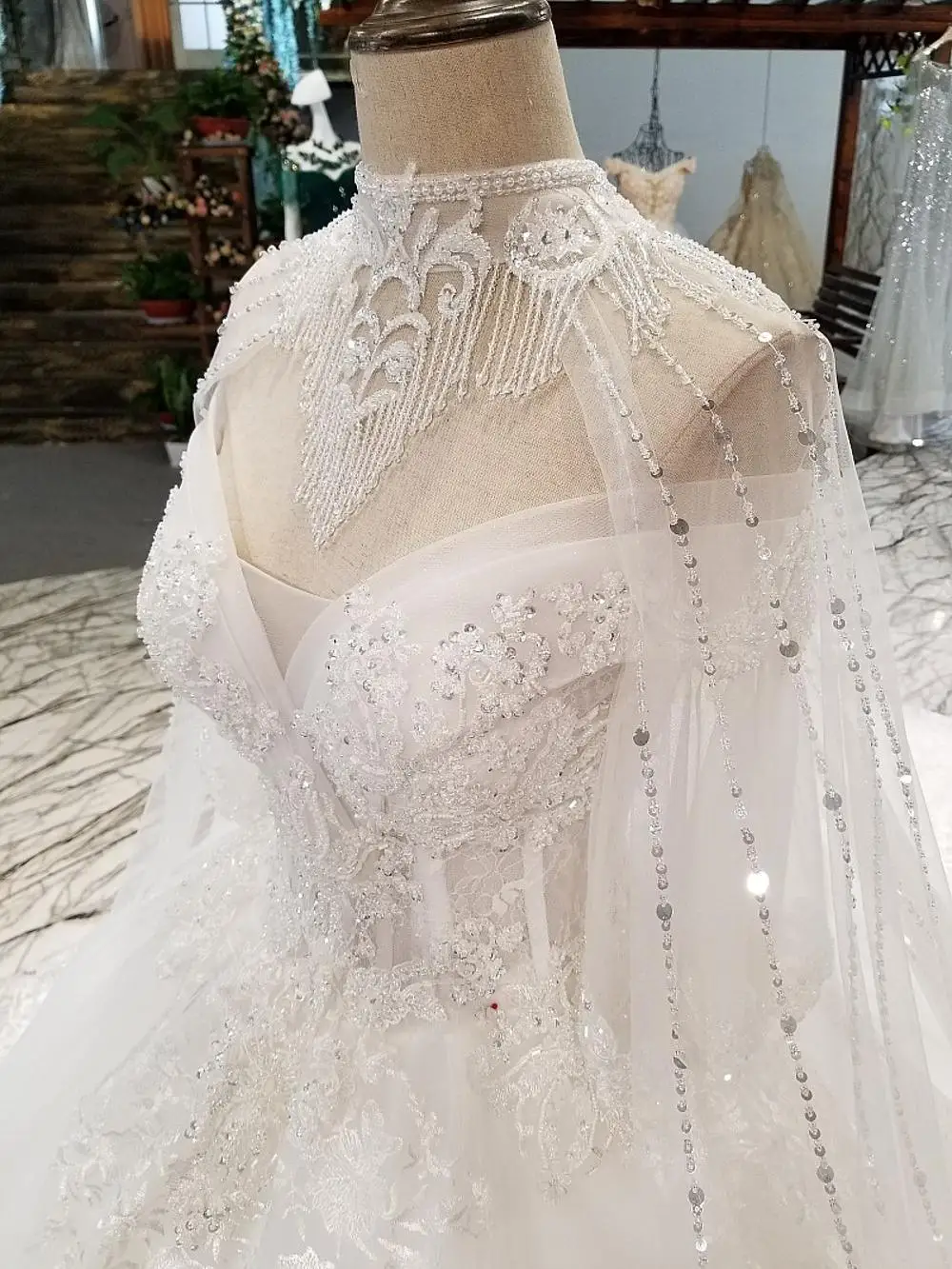 85520 Exquisite Muslim Wedding Dresses With Long Trains Embroidered Lace Beading Crystal White Bridal Gowns | Свадьбы и торжества