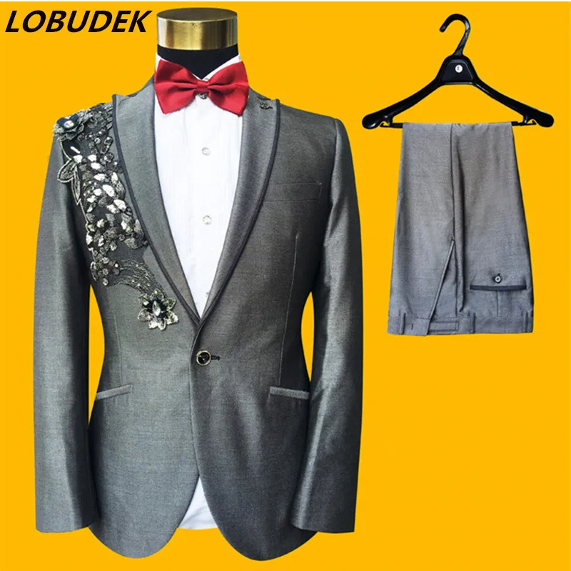 

Forma Men's Gray Embroidery Sequins Blazers Suits Wedding Groom Tuxedo Suit Male Singer Host Chorus Performance Stage Costumes