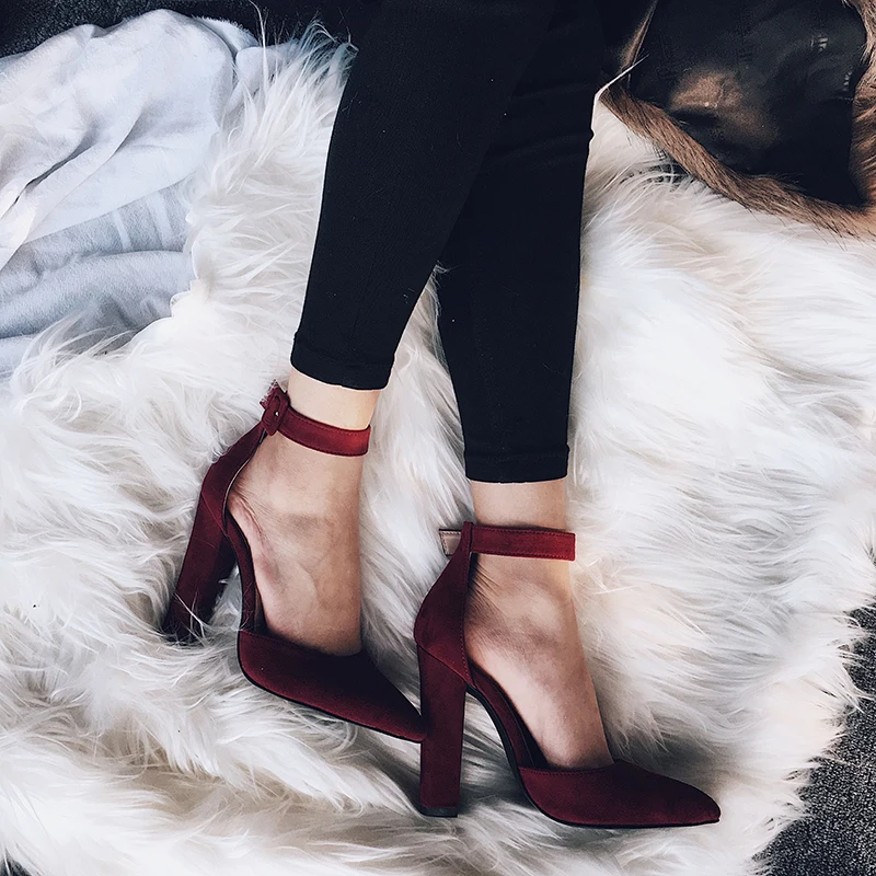 Roadtrack острый носок Пряжка на щиколотке ремень Твердые из замши и флока Компактные