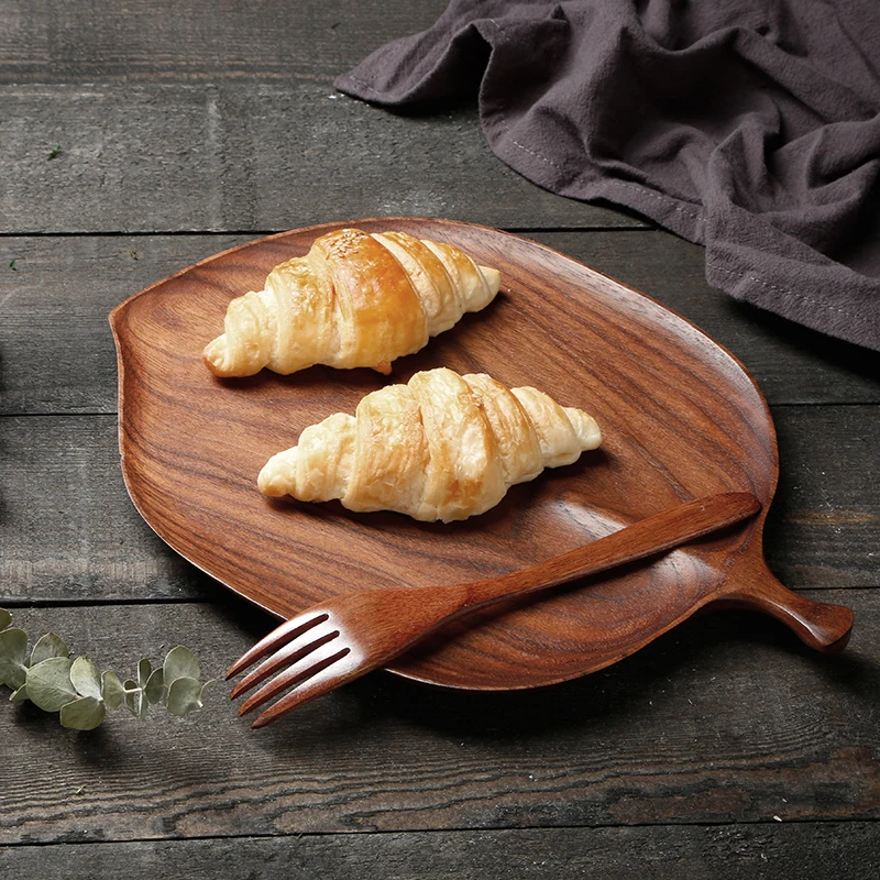 

Black Walnut Tray Whole Wood Leaf Style Dish Creative Fruit Cake/Dessert Solid Wood Plate Serving Tray for Home Restaurant