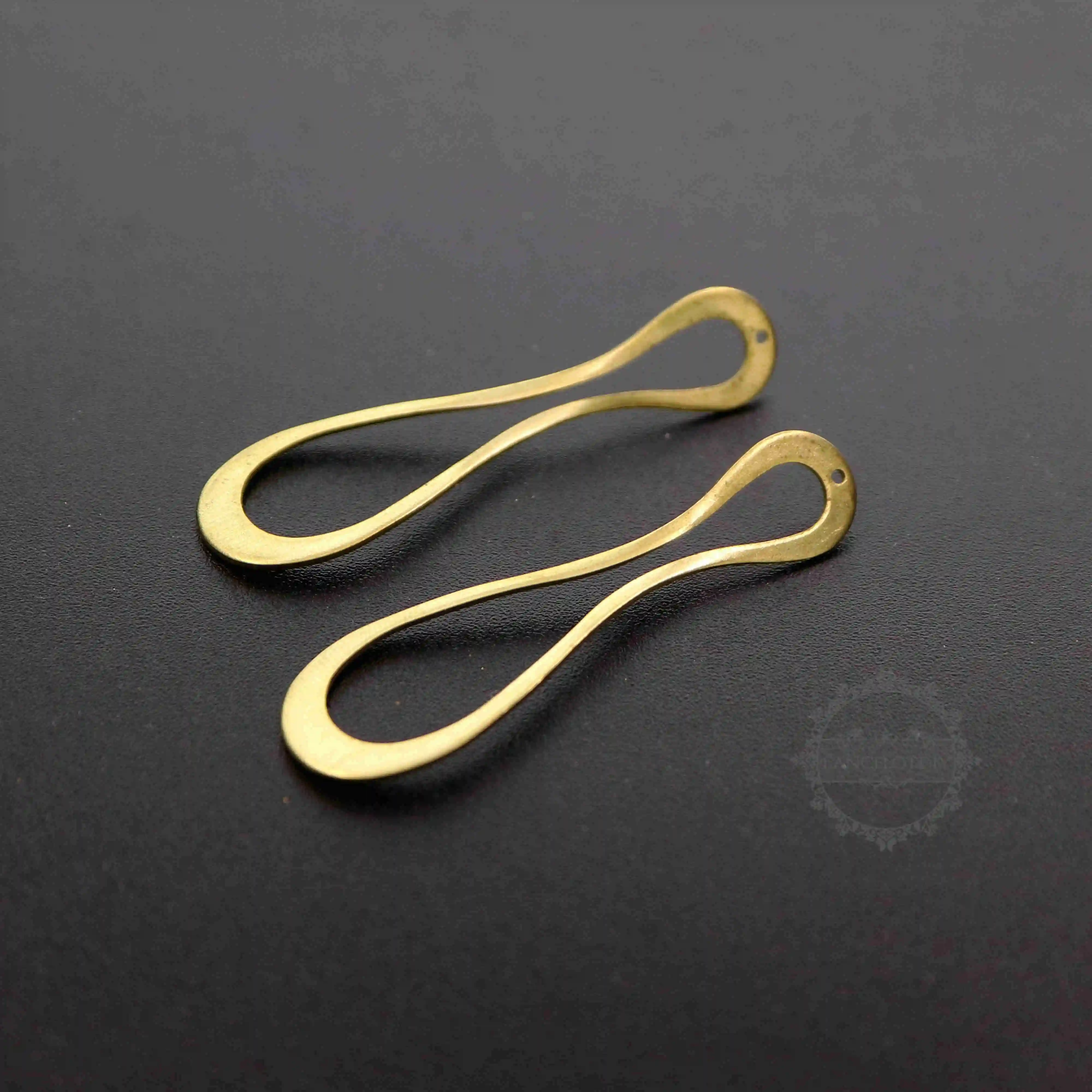 Винтажные стильные антикварные фотометки треугольные буквенные петли серьги