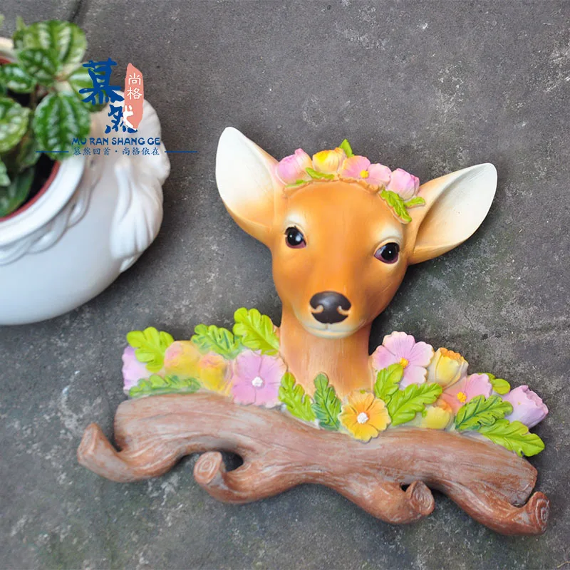 

The garden is decorated with a wall and garden decorations ornament resin handicraft