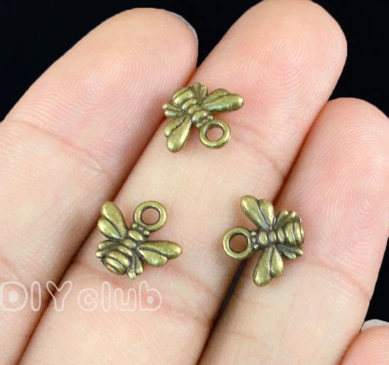 

150pcs-Bee charms, Antique Silver / Bronze Bee Honeybee Charms Pendant 11x10mm