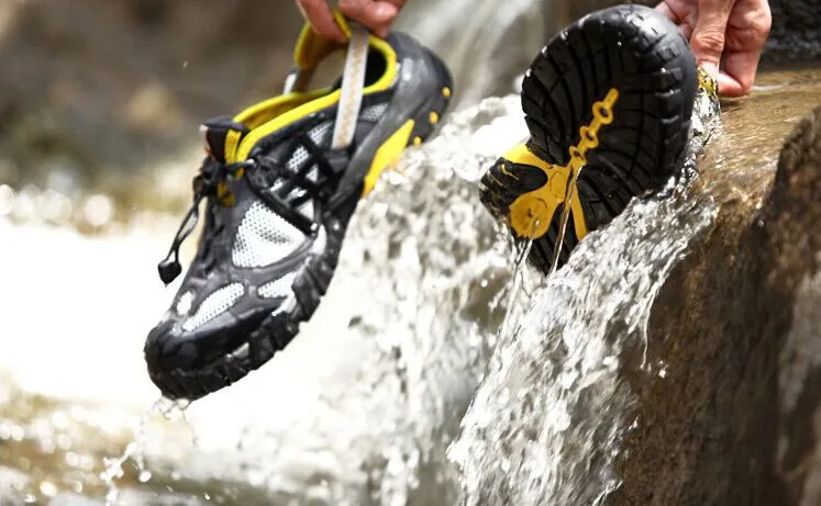 Низкие кроссовки для мужчин и женщин дышащие сетчатые рыбалки пляжа летняя