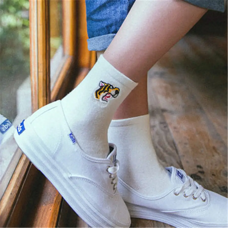 2018 осенние и зимние японские хлопковые носки Ретро Вышивка тигровые буквы Harajuku