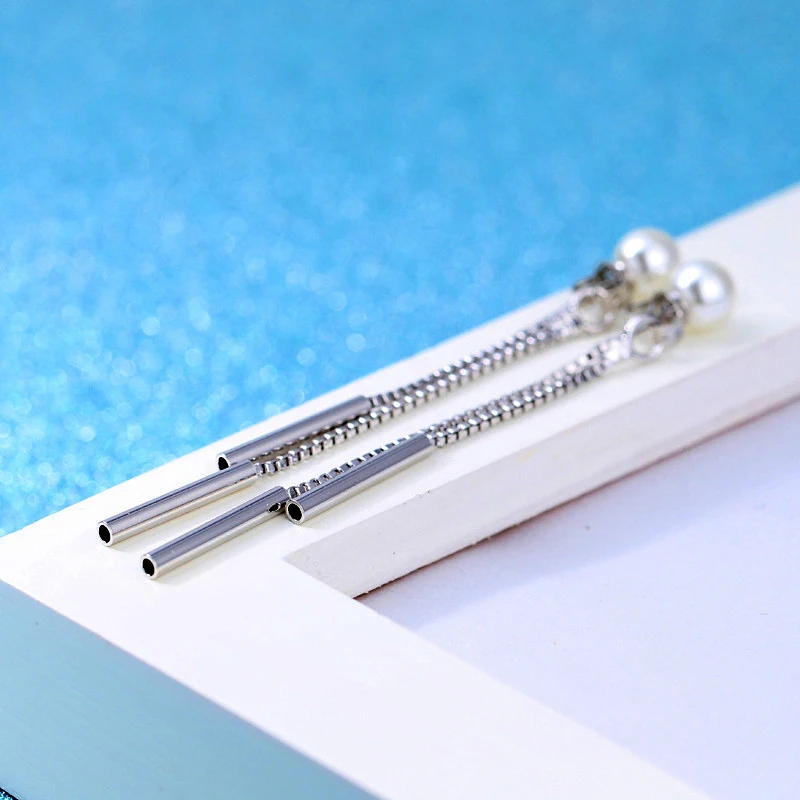 Женские длинные висячие серьги серебристого цвета с искусственным жемчугом и