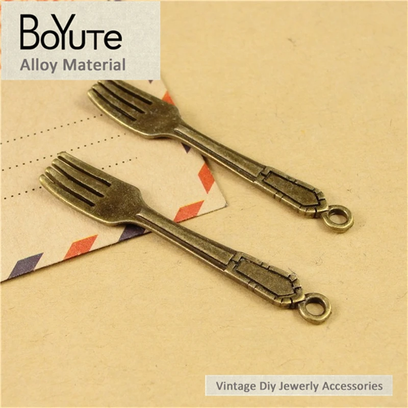 

BoYuTe (60 Pieces /lot) 51*9MM Antique Bronze Plated Zinc Alloy Materials Tableware Fork Charms Jewelry Pendants