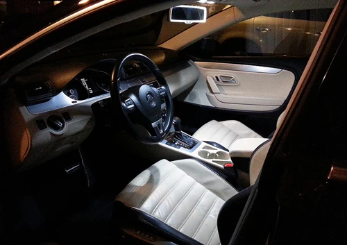 Фонарь со светодиодной подсветкой для внутреннего освещения (например купол