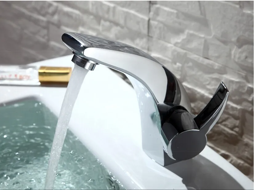 Новый уникальный дизайн высокое качество латунь хром горячей и холодной кран для