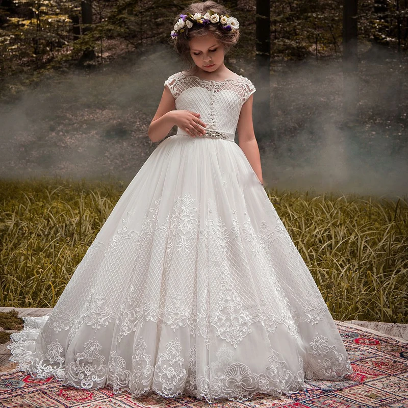 

Princess Ball Gown First Communion Dresses For Girls New Lace Appliques Evening Gowns 2019 Beaded Chapel Train Flower Girl Dress