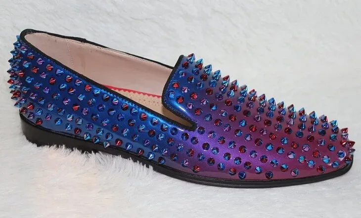 Мужские мокасины с заклепками черные кожаные туфли разных цветов квадратным