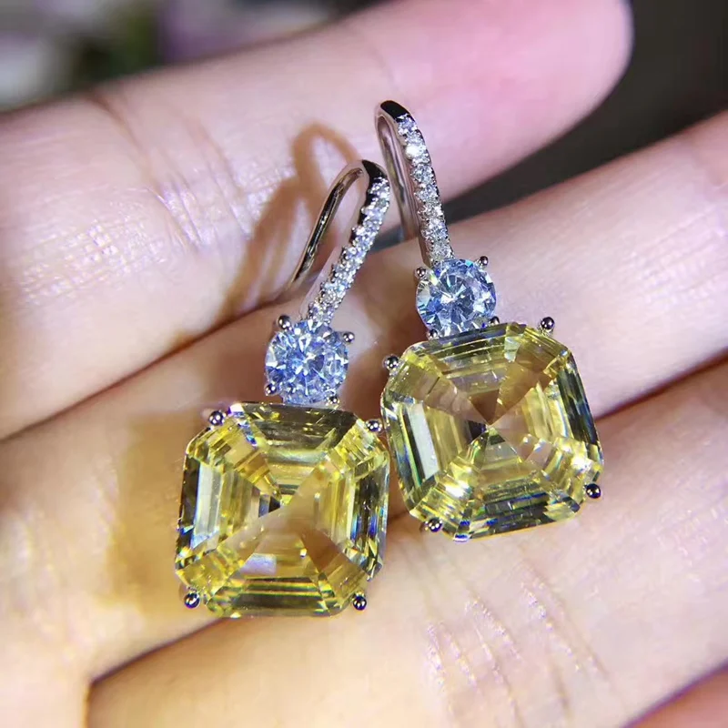 Женские серьги-гвоздики из серебра 925 пробы с желтым квадратным Цирконом |