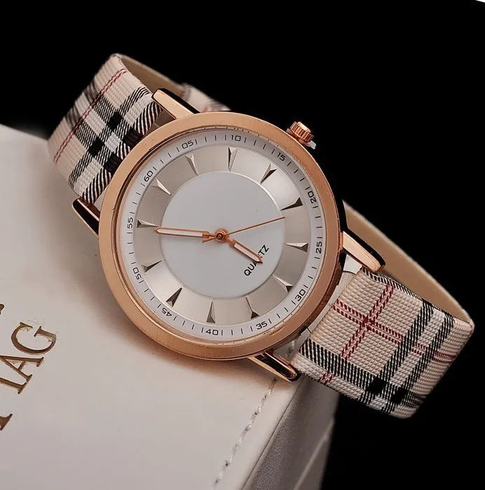 Relojes Mujer Новый бренд Для женщин Женева Часы мода плед кожи часы кварцевые женские